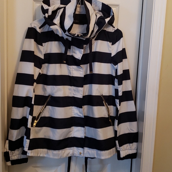 Basic outerwear - Picture 1 of 3